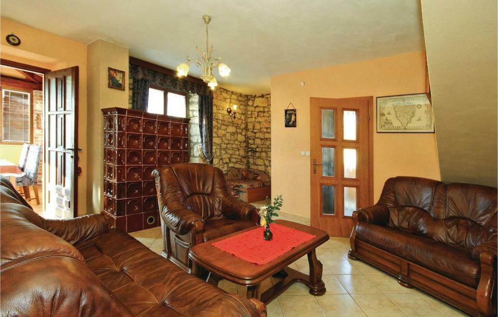Mugeba 3 Bedroom Accommodation Porec Exterior photo