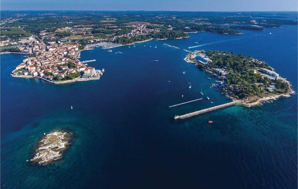 Mugeba 3 Bedroom Accommodation Porec Exterior photo